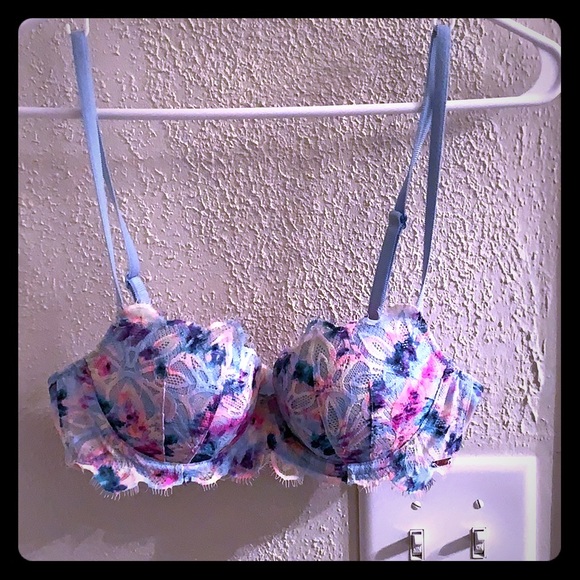 PINK Victoria's Secret Other - VS Pink floral Push up bra